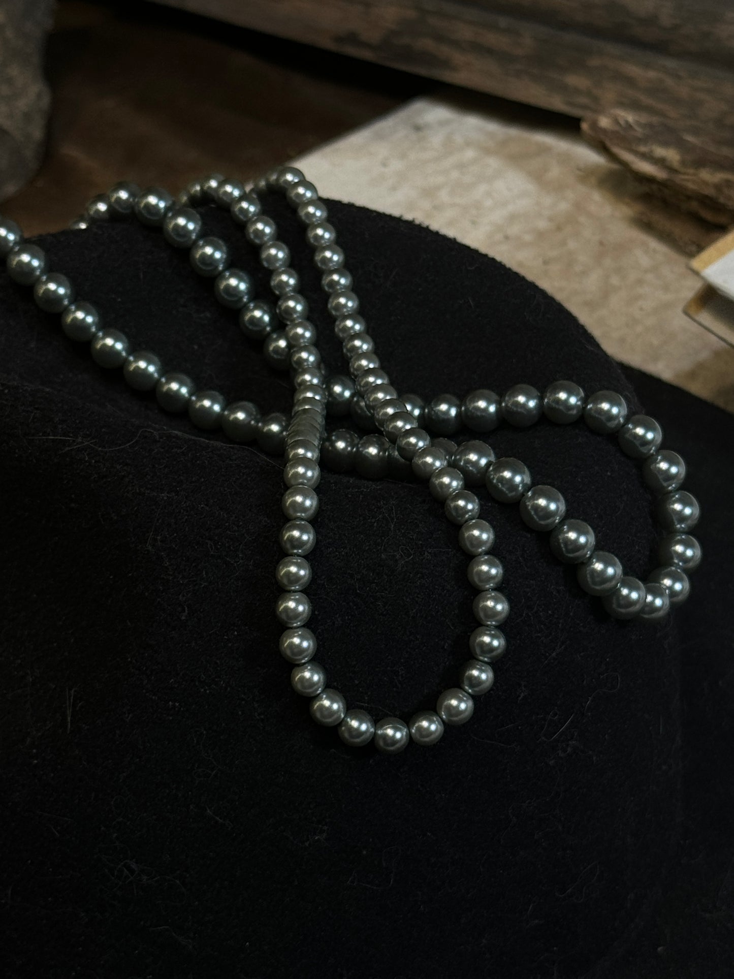 Collana di perle di conchiglia d'argento