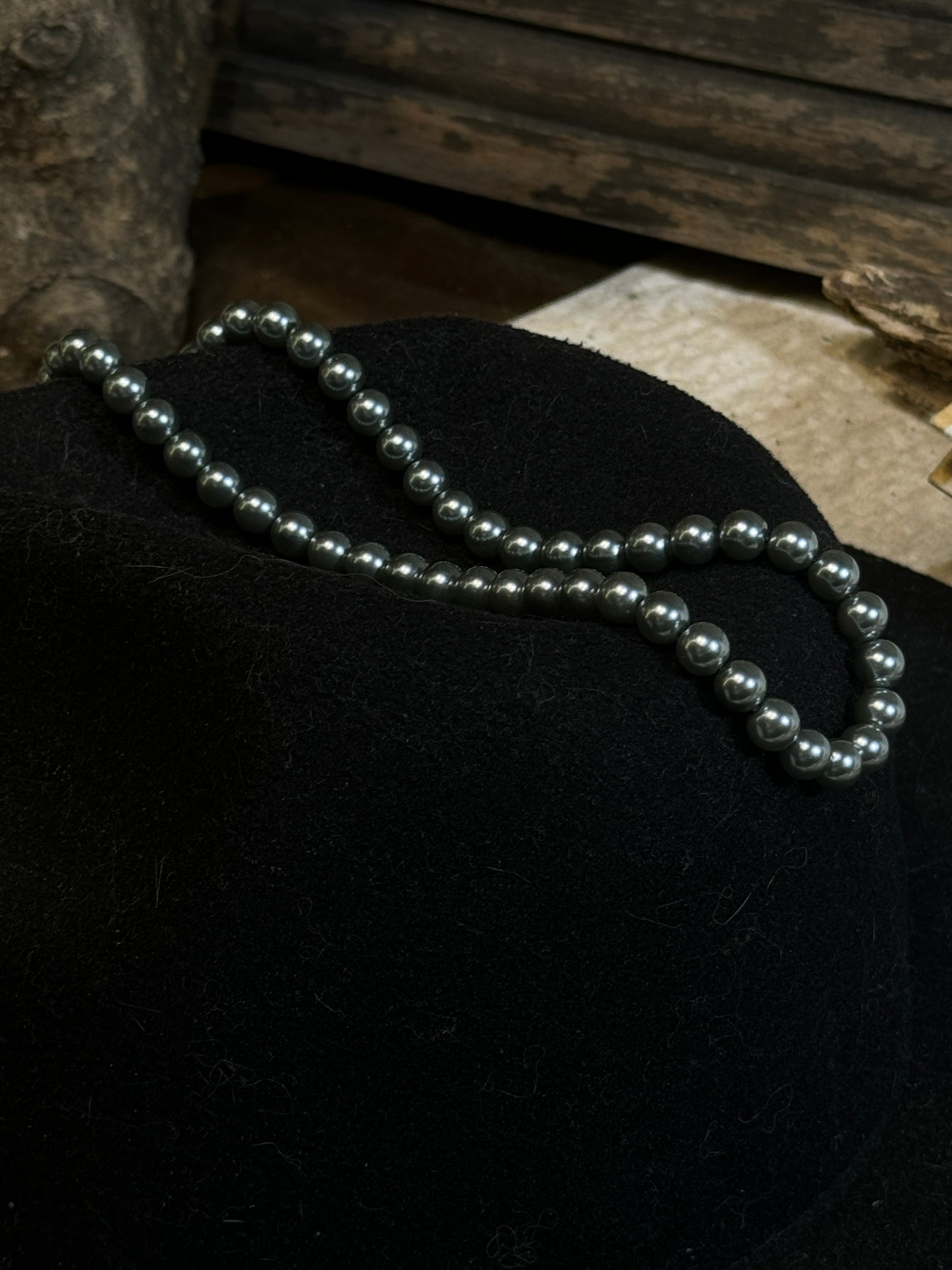 Collana di perle di conchiglia d'argento